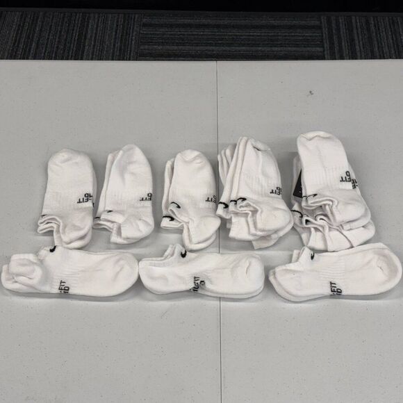 Nike Kid's No Show White Medium Socks NEW 12 Pairs - Picture 1 of 1